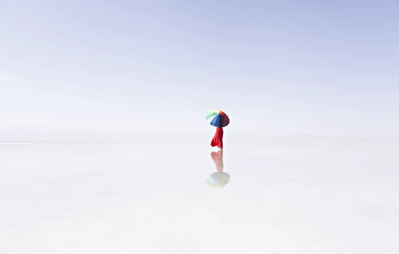 Фото обои туман, озеро, отражение, зонт, umbrella, lake, fog, reflection