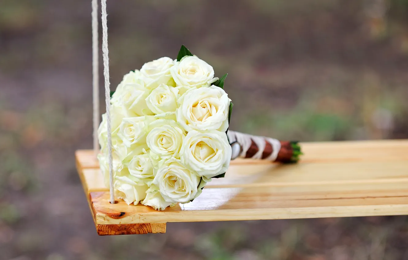 Фото обои цветы, качели, розы, букет, белые