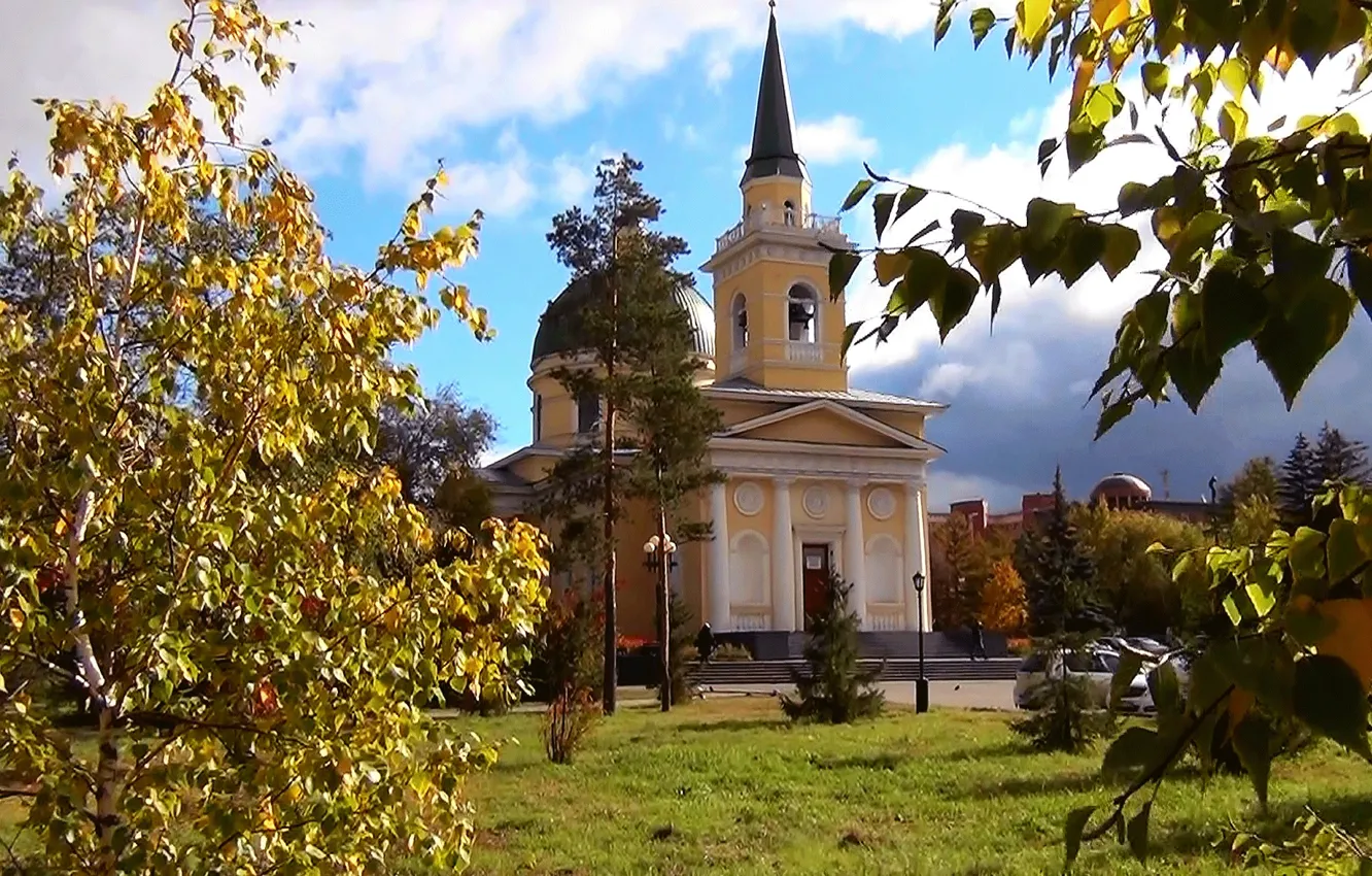 Фото обои осень, город, церковь, Храм, Омск, Сибирь