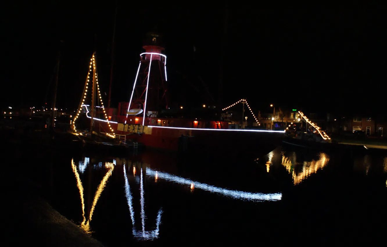 Фото обои lights, ship, reflection, holland, lights on river, reflection in water, light and dark, texel