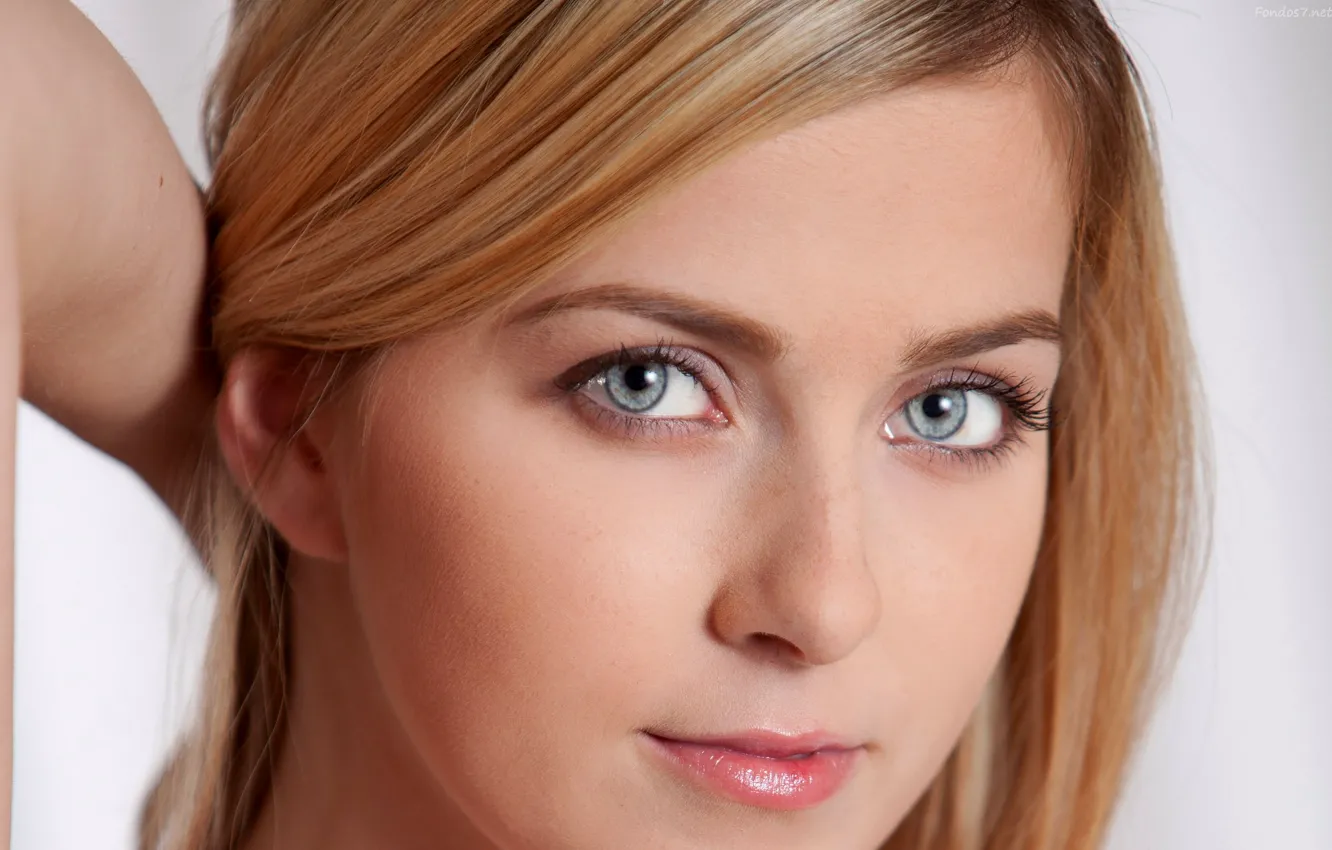 Фото обои Pink, Grey, Blonde, Abigaile Johnson, Look, Stare, Close Up, Erotic Model