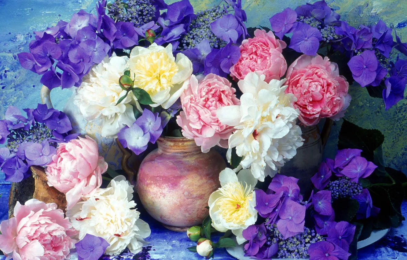 Фото обои цветы, стена, букет, ваза, сиреневые, пионы, гортензия