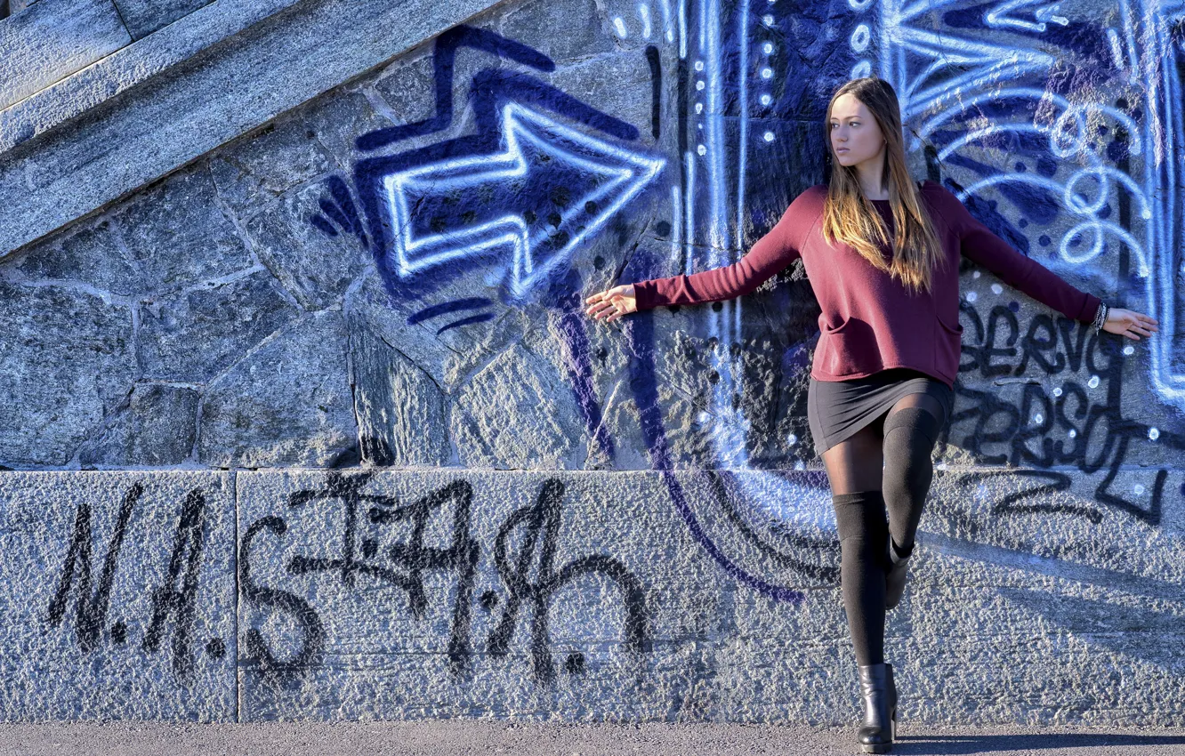 Фото обои стена, модель, ножки, милашка, Giorgia