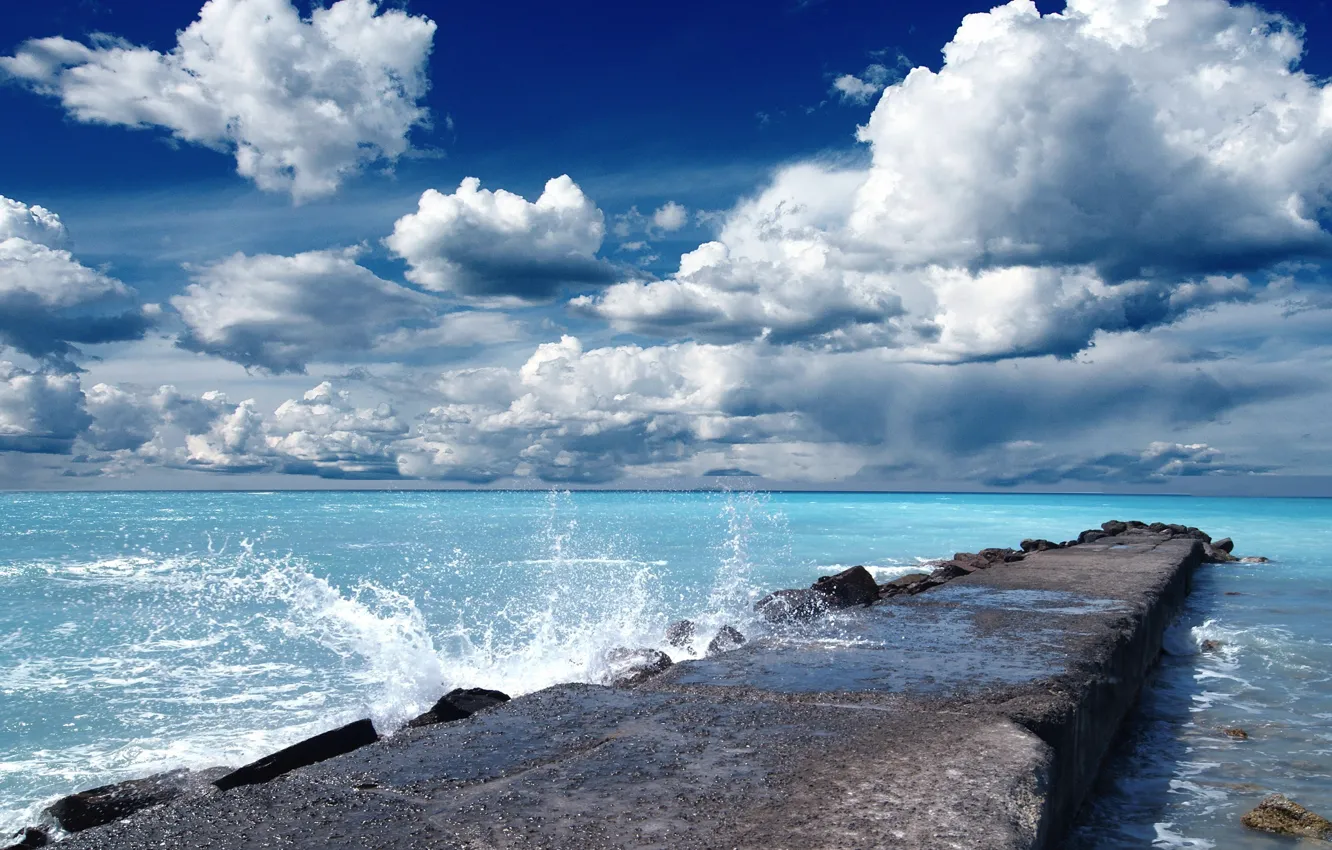 Фото обои море, небо, облака, пейзаж, мост, океан, красота, брызги воды