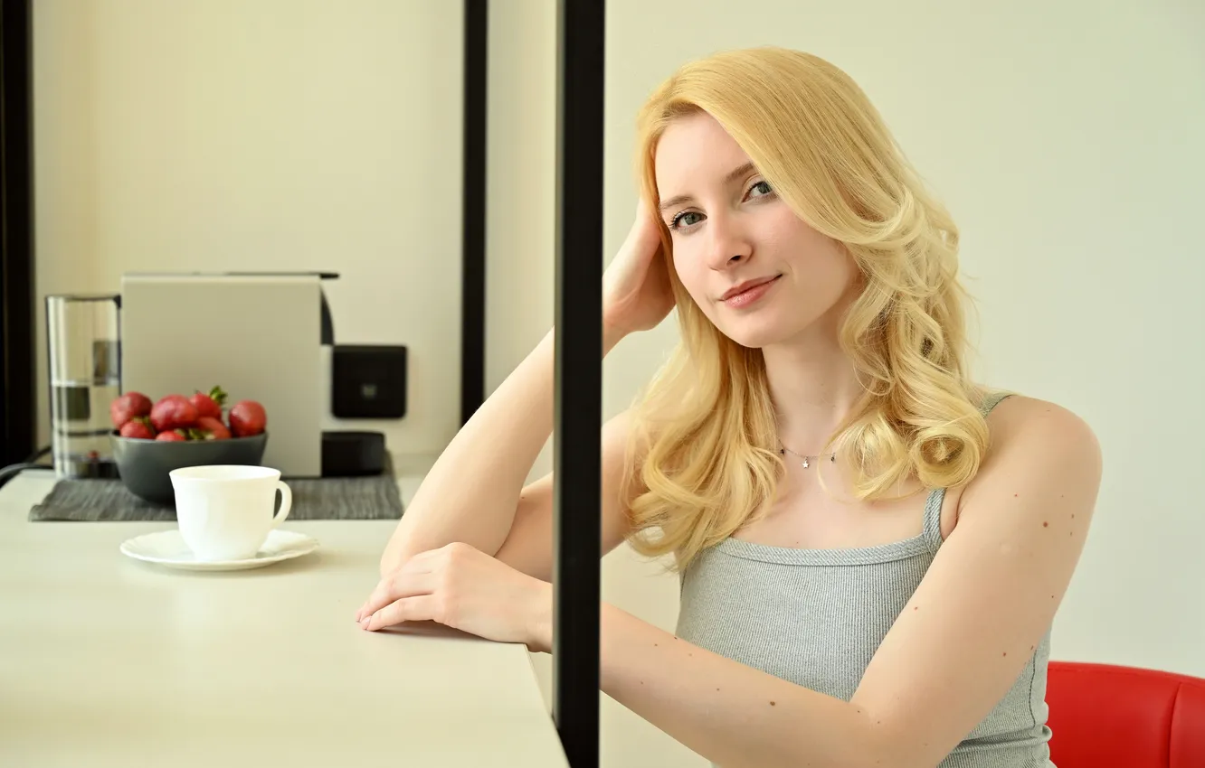 Фото обои model, gorgeous, photoshoot, posing, beautiful face, pale skin, striking, blonde beauty