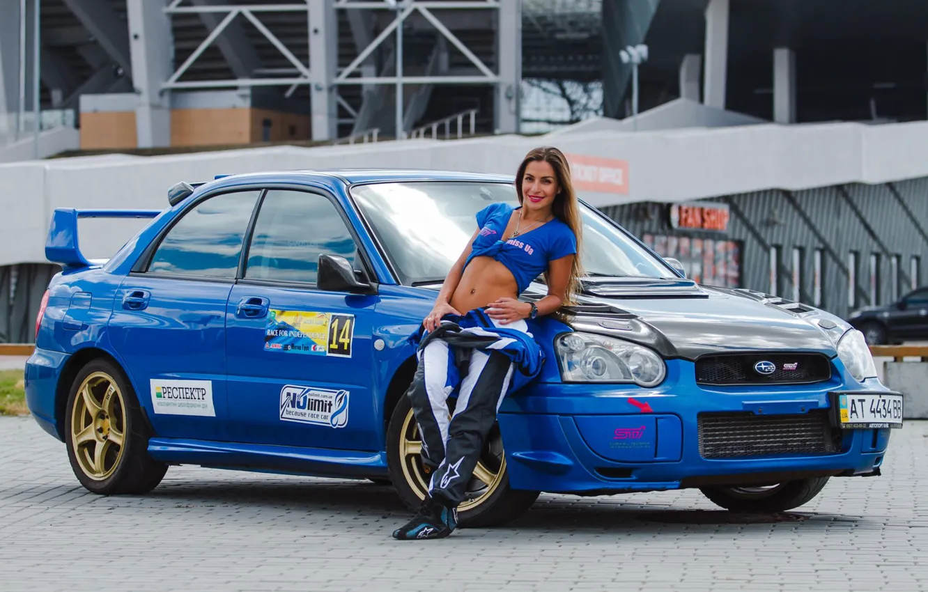 Фото обои взгляд, девушка, Девушки, Subaru, синий авто