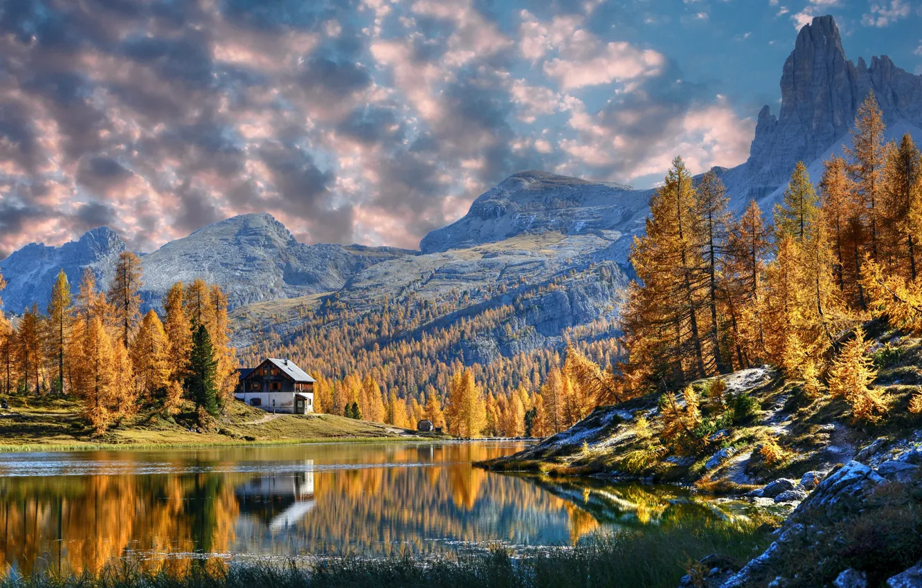 Фото обои Облака, Отражение, Горы, Осень, Озеро, Деревья, Альпы, Италия