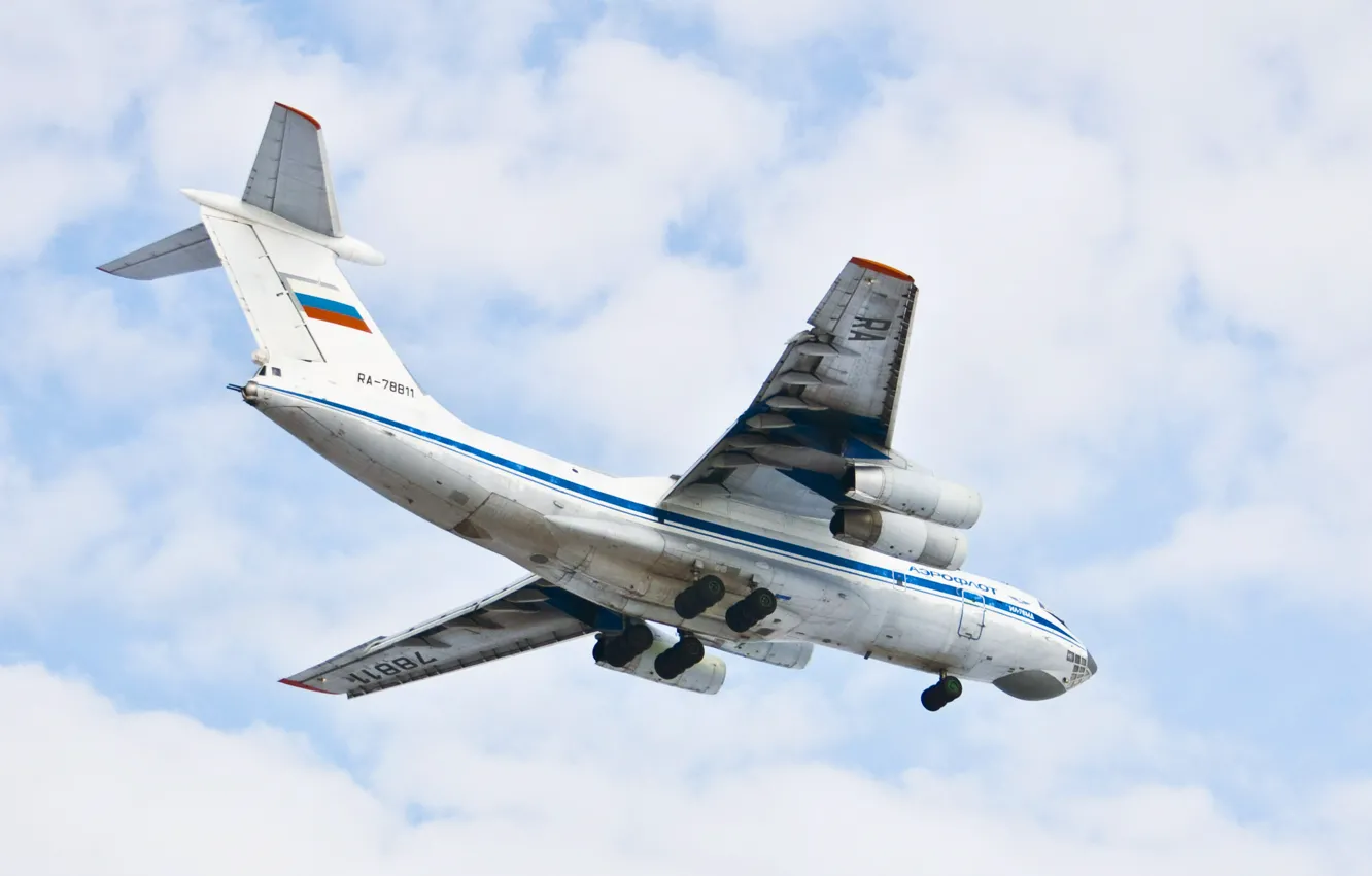 Фото обои Небо, Полет, Крылья, Авиация, Ил-76, Ильюшин, военно-транспортный самолёт, Турбины