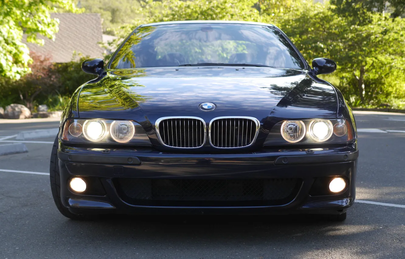 Фото обои Black, E39, M5, Daytime Running Lights, Front view