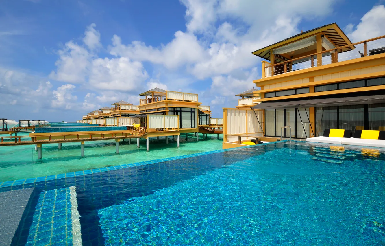 Фото обои небо, тропики, бассейн, домик, курорт, бунгало