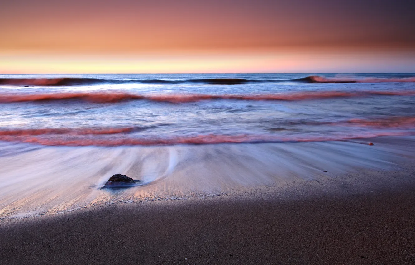 Фото обои море, волны, рассвет, берег, камень, Аргентина