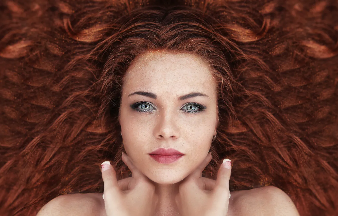Фото обои волосы, Лицо, губы, красавица, рыжая, смотрит, beauty, lips