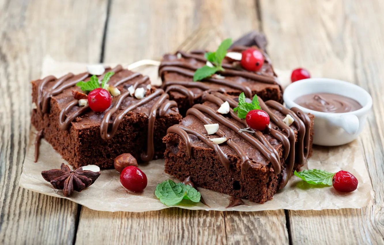 Фото обои ягоды, шоколад, орехи, десерт, бисквит, шоколадный крем