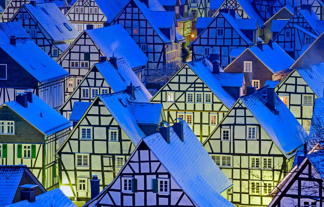 Фото обои зима, крыша, огни, окна, дома, вечер, Германия, Северный Рейн-Вестфалия