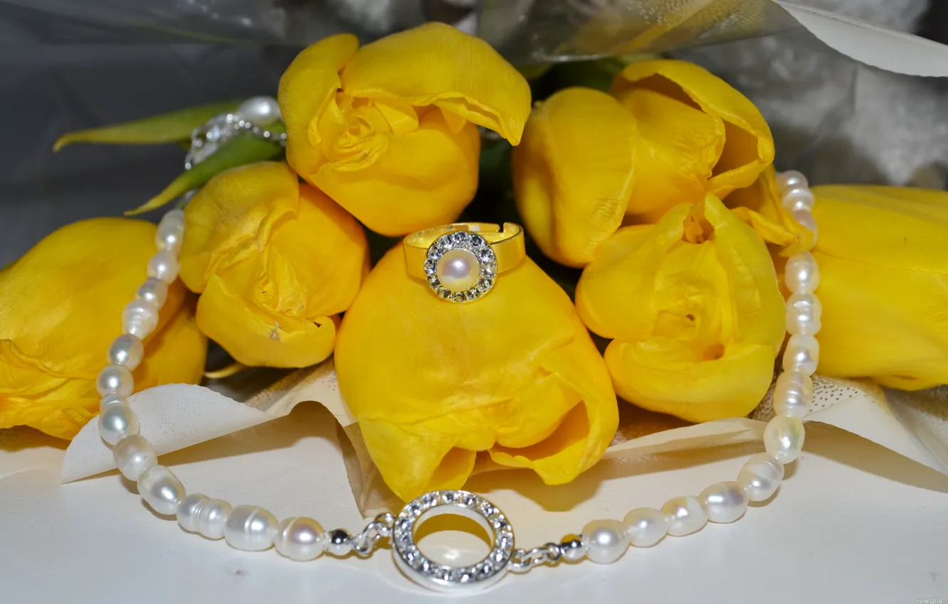 Фото обои цветок, цветы, розы, желтые, бутон, кольцо, тюльпаны, украшение