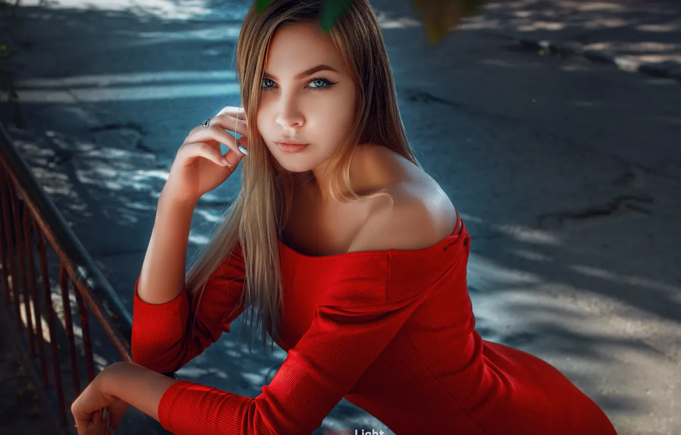 Фото обои взгляд, поза, руки, платье, декольте, красное платье, Alexander Drobkov-Light, Полина Москайкина