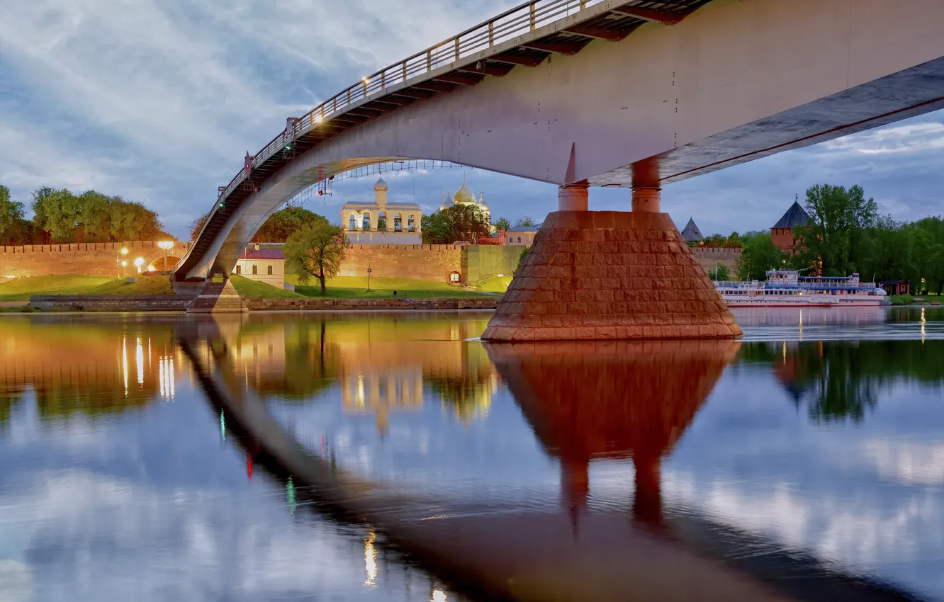 Фото обои пейзаж, мост, город, река, вечер, Кремль, Волхов, Великий Новгород