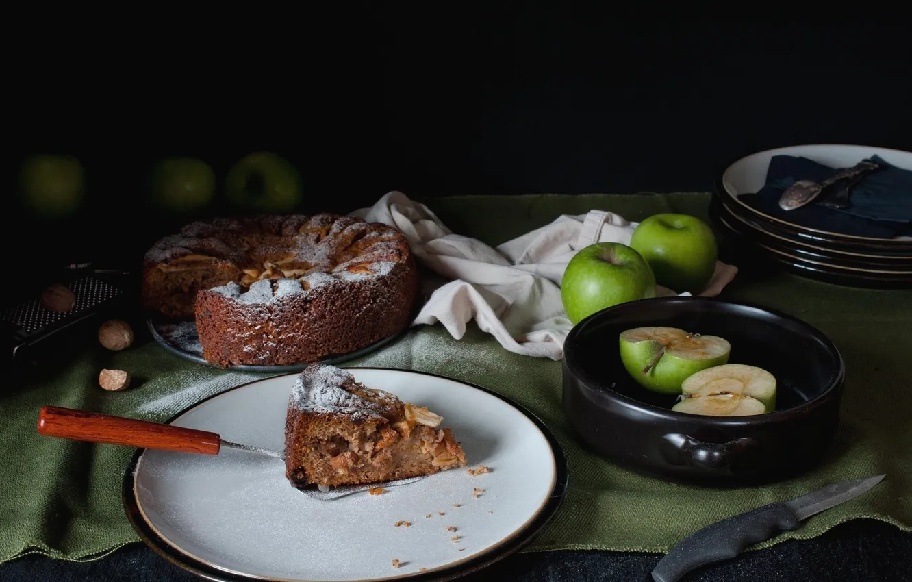 Фото обои яблоки, пирог, нож, тарелки, орехи, сдоба, десерт, выпечка