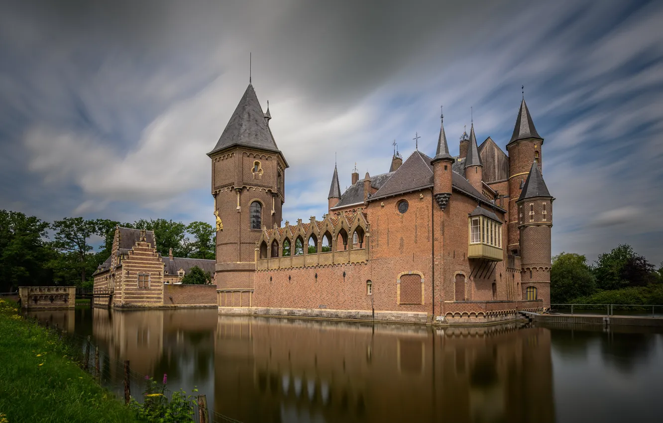 Фото обои облака, озеро, отражение, замок, берег, Нидерланды, архитектура, водоем