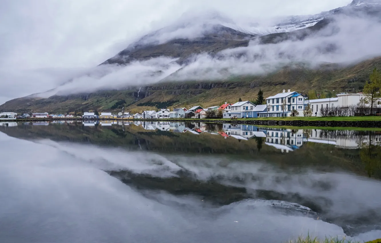 Фото обои облака, горы, дома, Исландия, гавань, Сейдисфьордюр