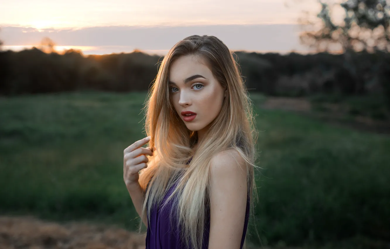Фото обои girl, twilight, Model, long hair, dress, photo, sunset, blue eyes
