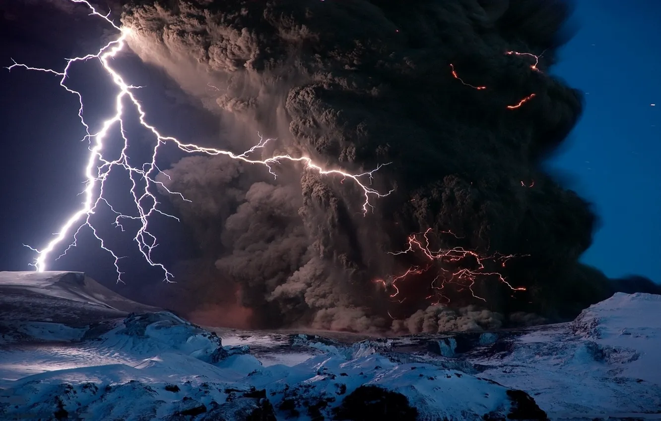 Фото обои гроза, пепел, стихия, молния, вулкан