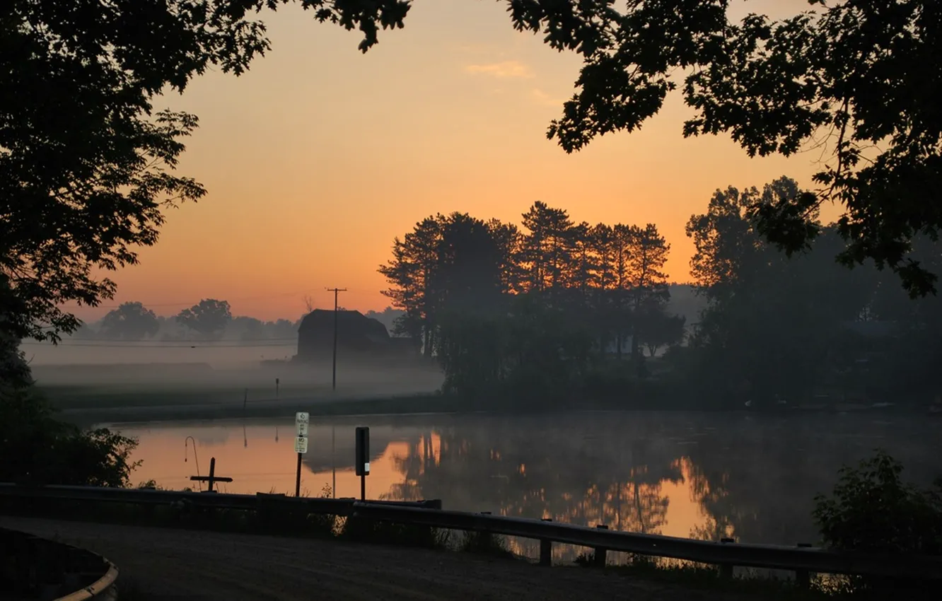 Фото обои дорога, деревья, пруд, силуэт, Рассвет, road, trees, sunrise