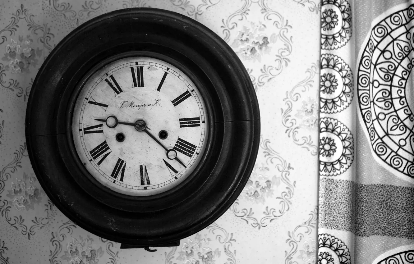 Фото обои стена, часы, черно-белое, циферблат, настенные