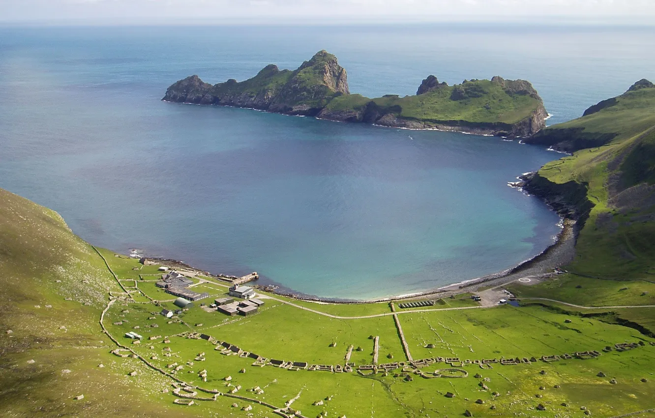 Фото обои море, трава, фото, берег, поселение