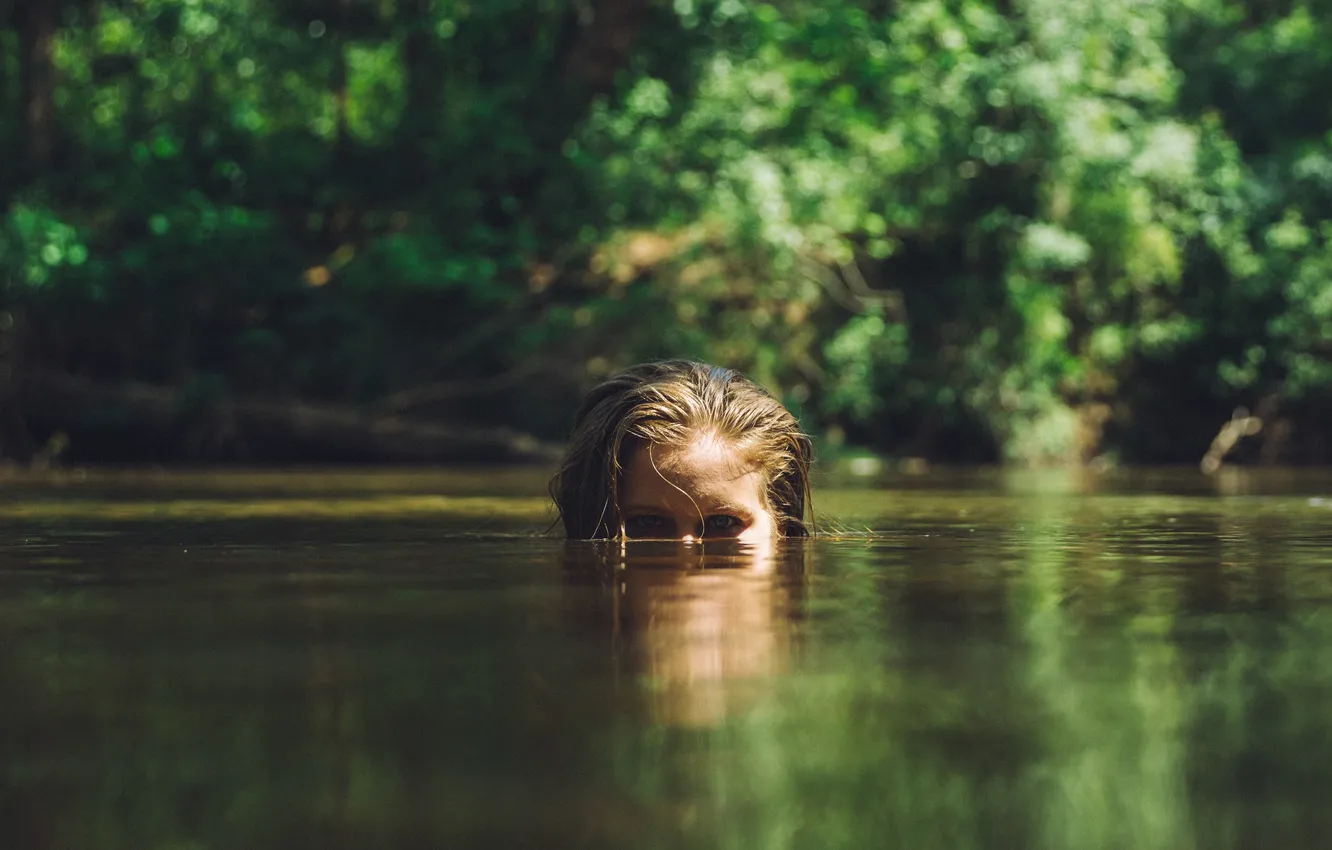 Фото обои взгляд, вода, девушка, отражение, голова
