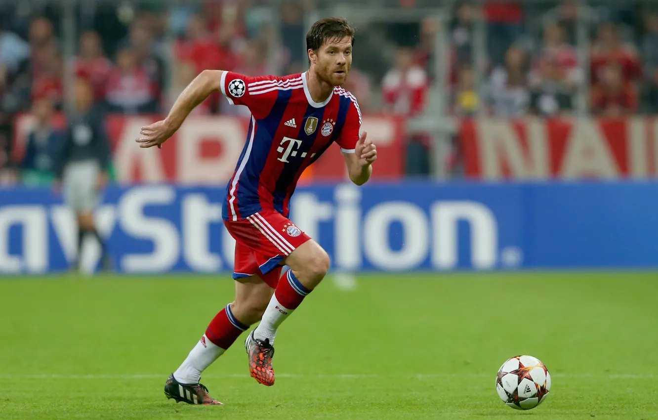Фото обои футбол, Allianz Arena, Xabi Alonso, FC Bayern Munich
