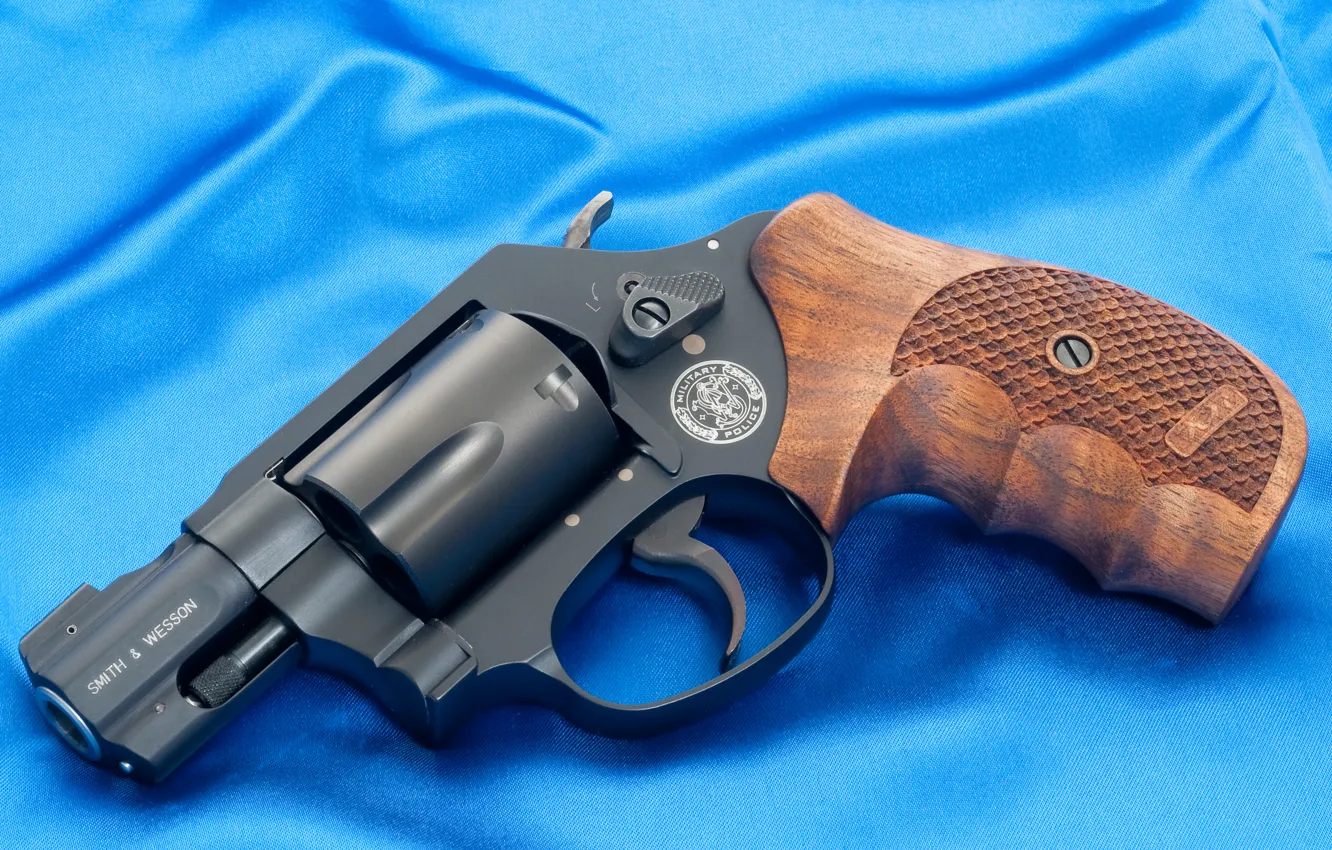 Фото обои Фон, Gun, Полотно, Револьвер, Smith & Wesson, MP360, МП360, Military Police
