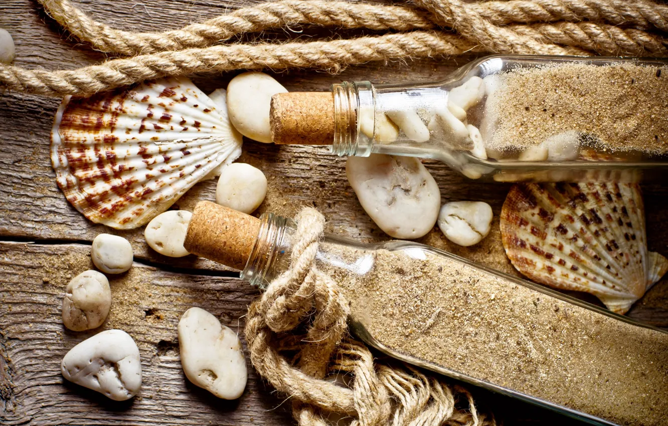 Фото обои sand, stones, shell, rope, bottle, old wood