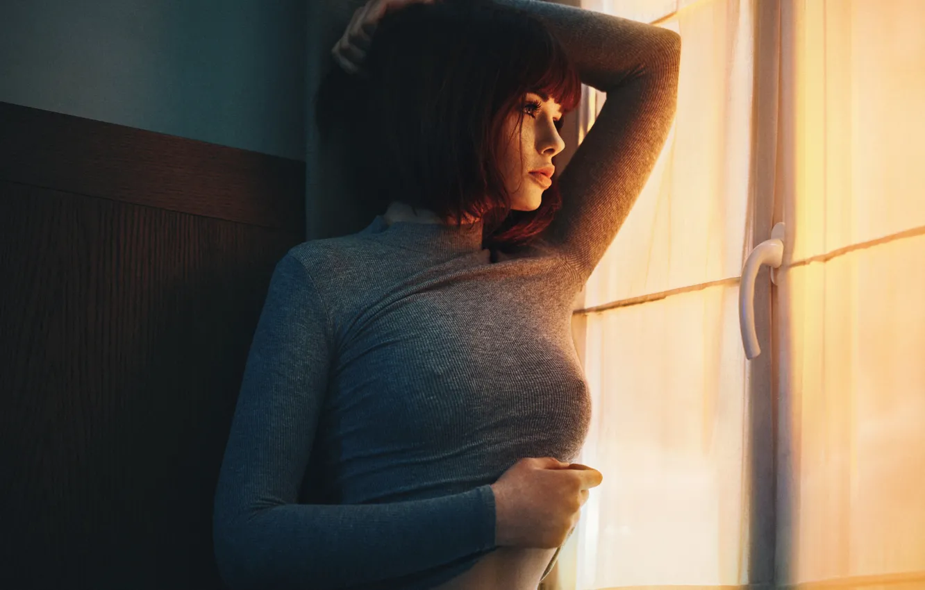 Фото обои поза, макияж, прическа, шатенка, красотка, стоит, кофта, Marie