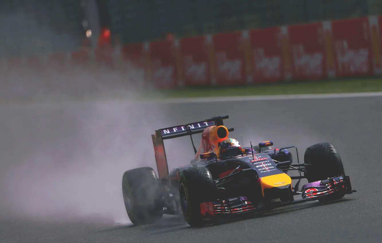Фото обои Гонщик, Formula 1, Red Bull, Sebastian Vettel, Чемпион, RB10