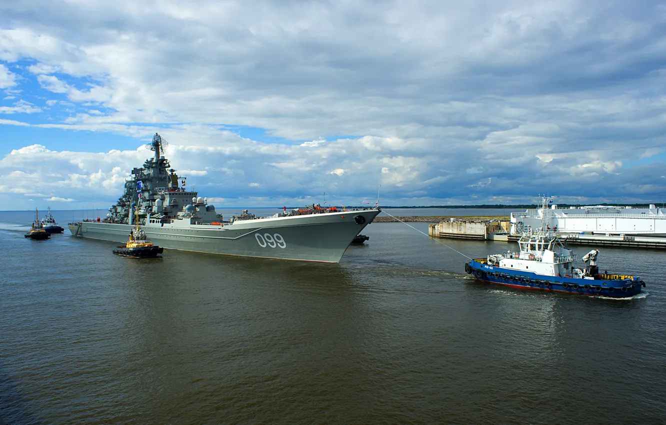 Фото обои крейсер, атомный, ракетный, буксиры, Петр Великий, швартовка