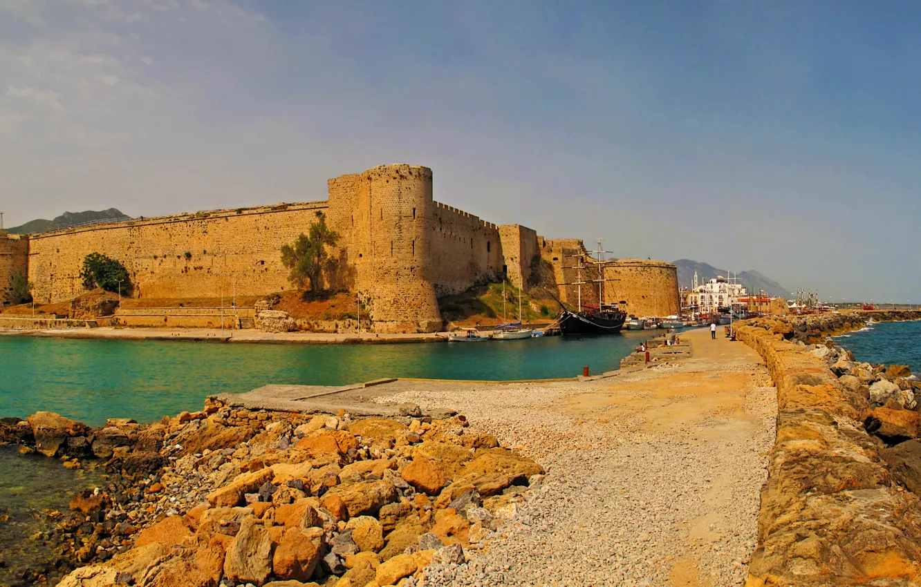 Фото обои море, пейзаж, камни, стены, побережье, корабли, крепость, Кипр