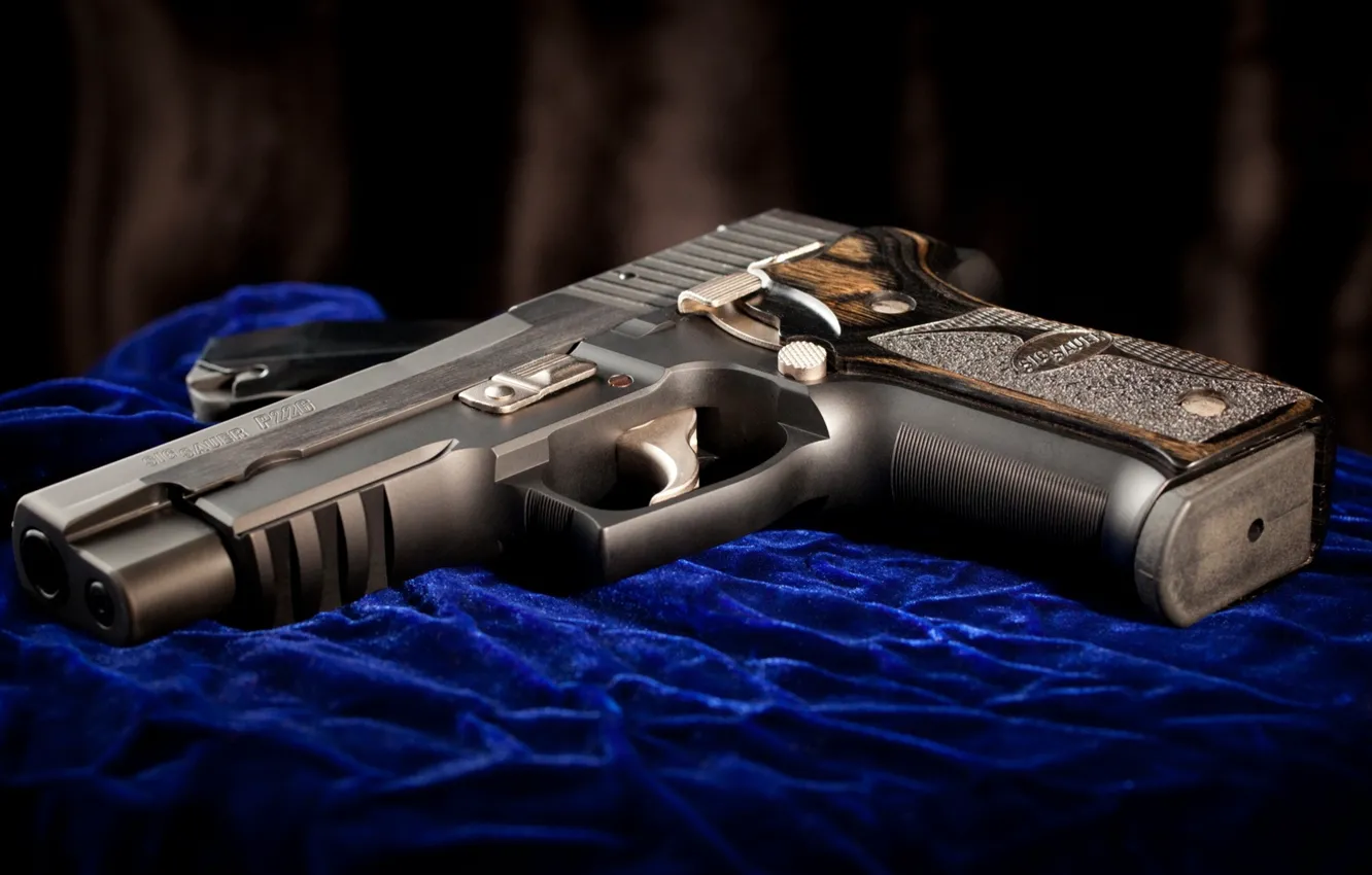 Фото обои пистолет, Швейцария, SIG Sauer, P226