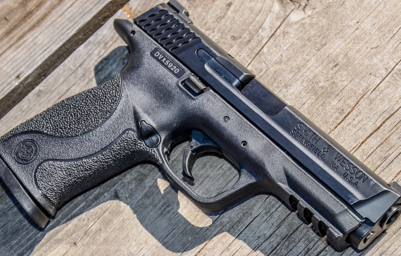 Фото обои пистолет, оружие, фон, Smith &amp; Wesson, Springfield, M&amp;P
