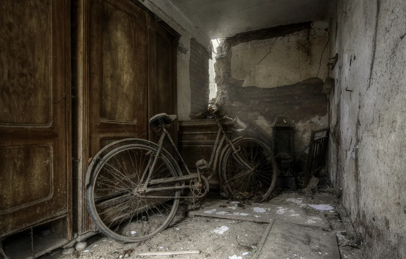 Фото обои велосипед, шкаф, погреб