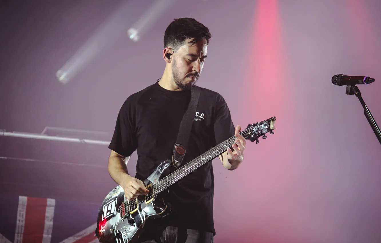 Фото обои guitar, microphone, Linkin Park, Mike Shinoda, scene, rock band
