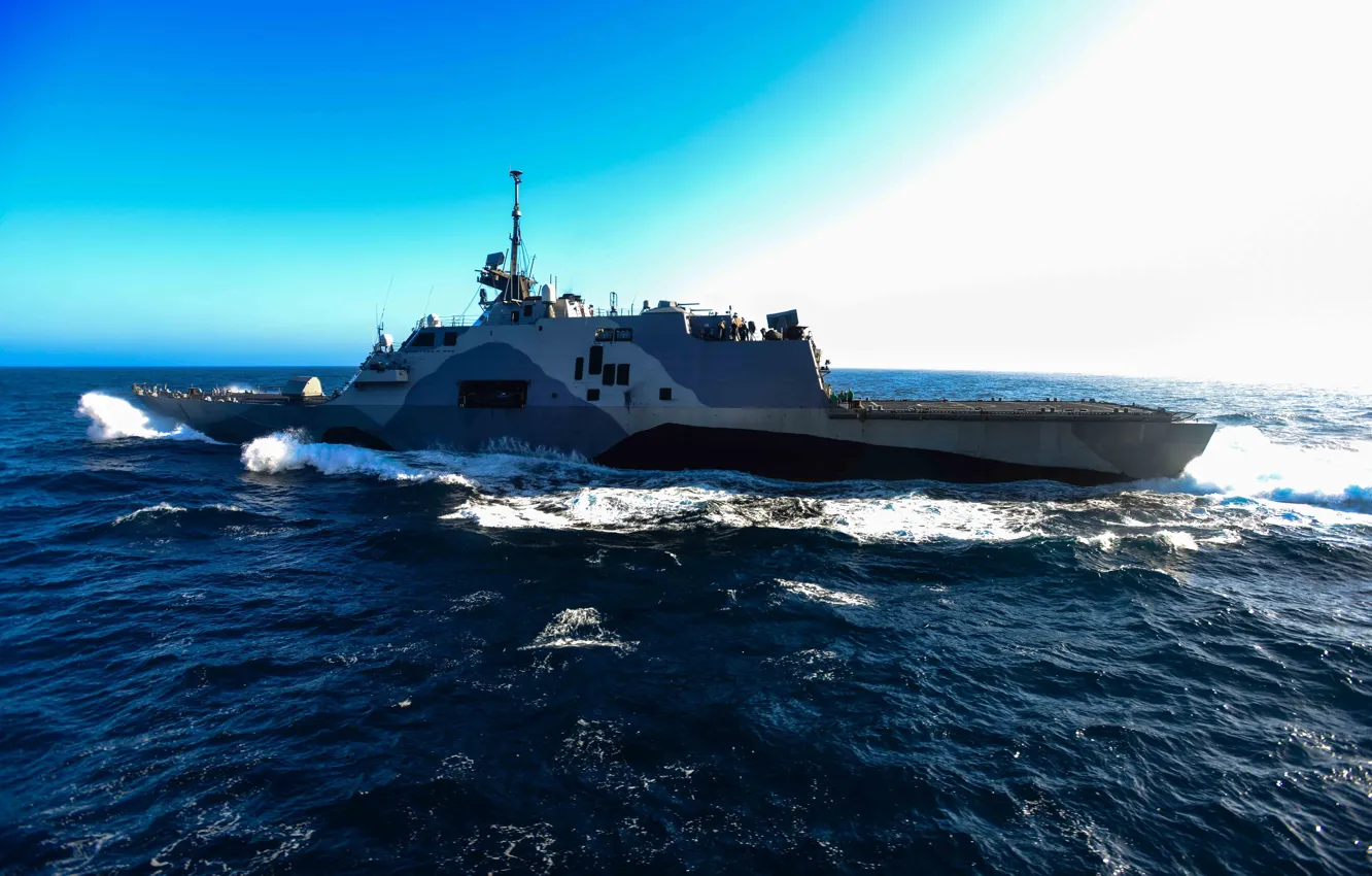 Фото обои 2006, gun, sky, sea, clouds, 2005, US Navy, USS Freedom