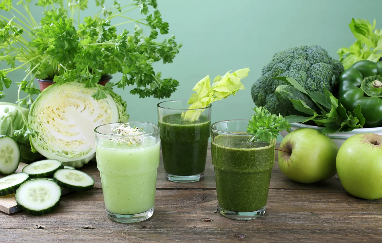 Фото обои зелень, стол, яблоки, стаканы, фрукты, напитки, овощи, капуста