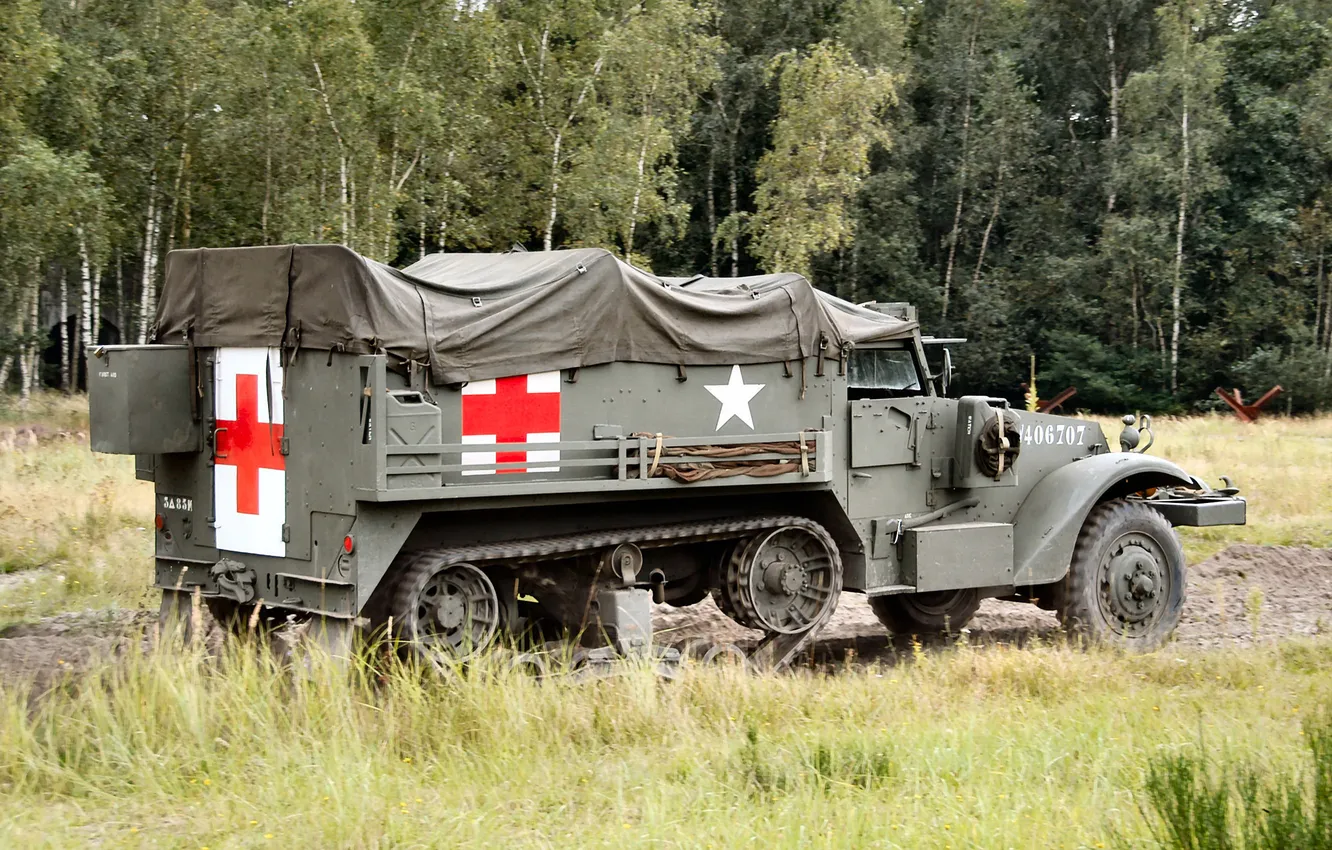 Фото обои вид сзади, White, 1940, Ambulance, Half-track