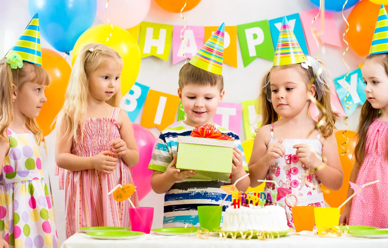 Фото обои дети, девочки, мальчик, подарки, торт, друзья, cake, girls