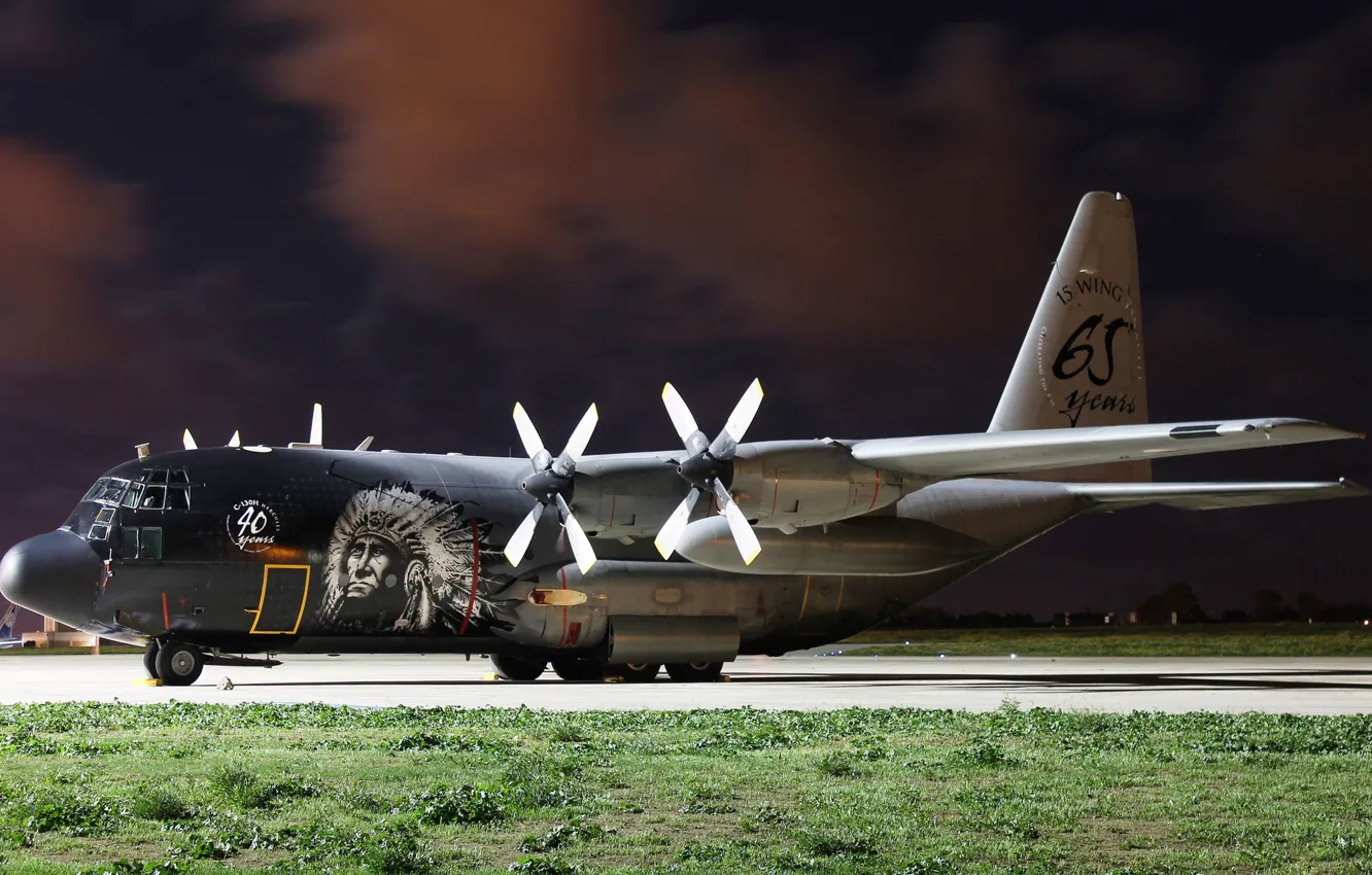 Фото обои самолёт, аэродром, военно-транспортный, C-130, (CH-13)