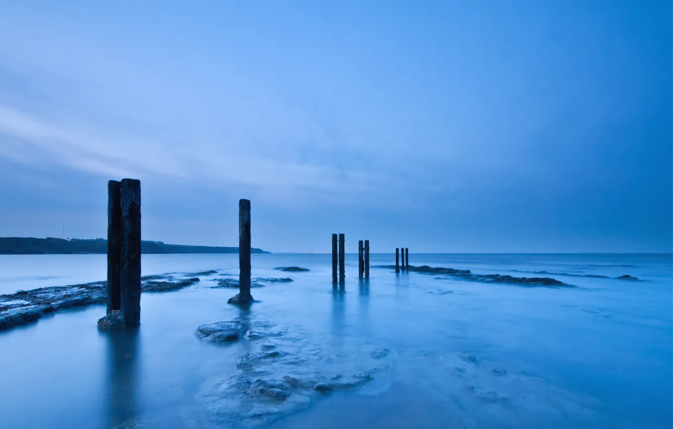 Фото обои берег, столбы, Англия, вечер, Великобритания, деревянные, Северное море