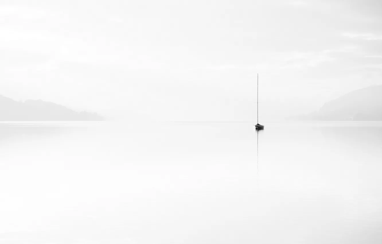Фото обои пейзаж, туман, озеро, лодка, минимализм