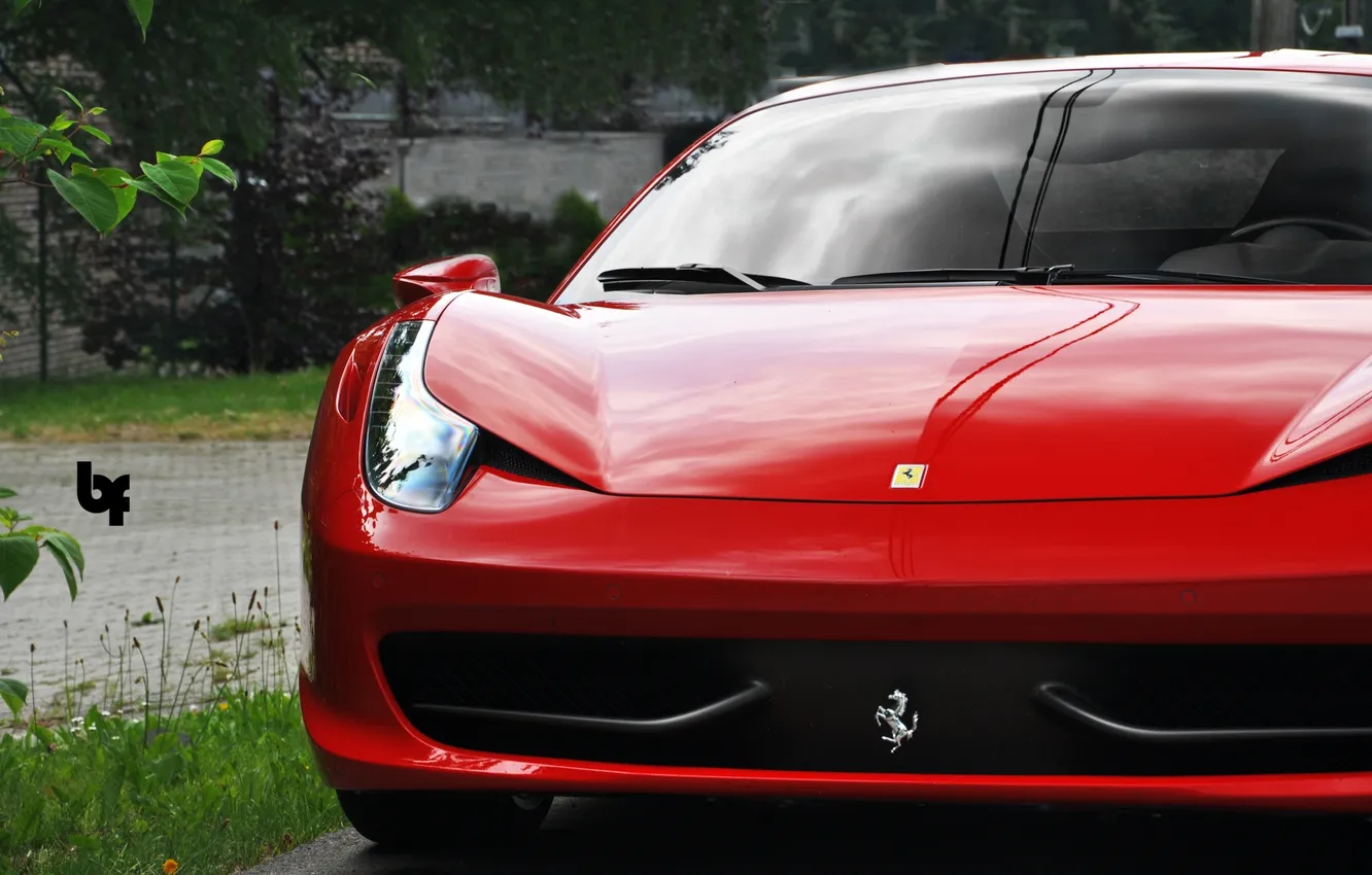 Фото обои зелень, красный, фара, Феррари, перед, Ferrari, суперкар, 458