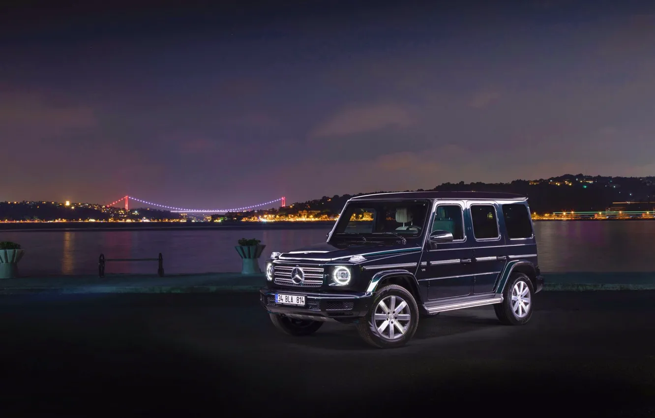 Фото обои mercedes benz, night, istanbul, g-class, bosphorus